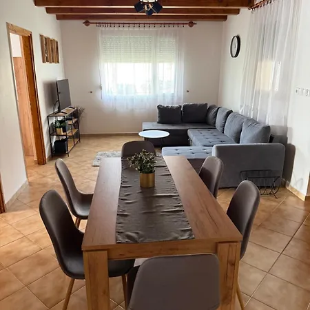 R-home Appartamento Zamárdi